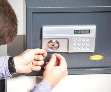 How to Find a Reliable Locksmith for Safe Installation