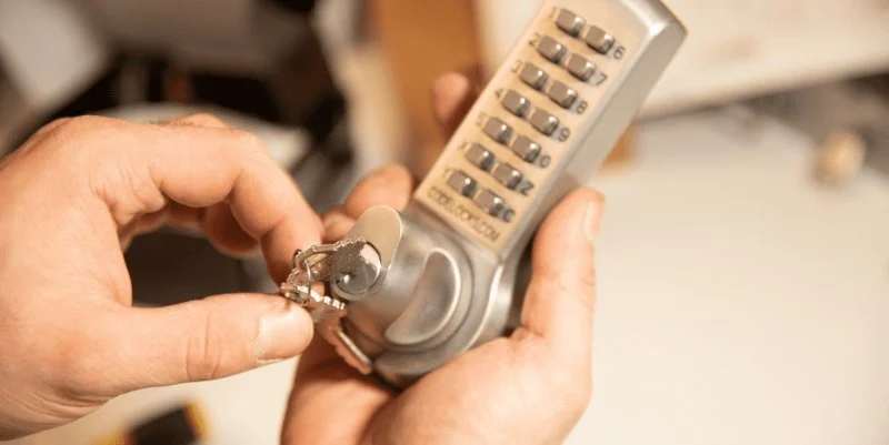Locksmith Tips for Selecting the Right Locks for Commercial Properties