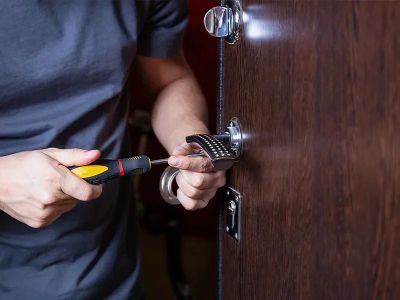 How to Find a Licensed and Insured Locksmith Near Me Quickly