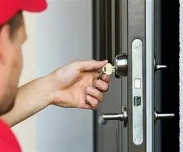 What to Expect When Calling a 24 Hour Locksmith Near Me