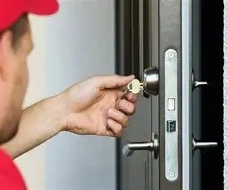 What to Expect When Calling a 24 Hour Locksmith Near Me