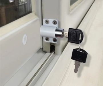 What Are the Best Locks for Sliding Doors According to Experts
