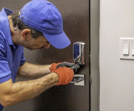 Can a Locksmith Replace Smart Lock Systems Near Me
