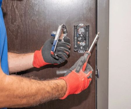 How Much Does It Cost to Install Smart Locks in the US | Locksmith Finder