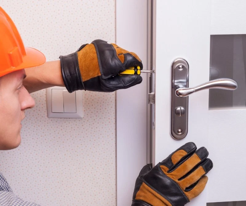 What Is the Difference Between Residential and Commercial Locksmith Near Me
