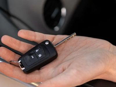 Can Locksmiths Replace Car Keys with Chips and Transponders: Expert Insights