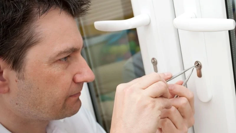 How Do I Contact a 24 Hour Locksmith Near Me Quickly in Emergencies
