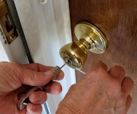 How Much Does It Cost to Unlock a House Door Near Me on Weekends