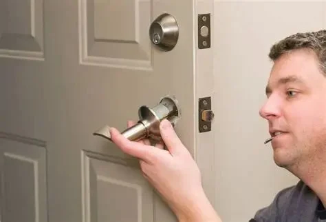 How to Find a Cheap Locksmith Near Me for House Lockout Services