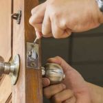 How to Choose a Licensed Locksmith in the US: Complete Beginner’s Guide