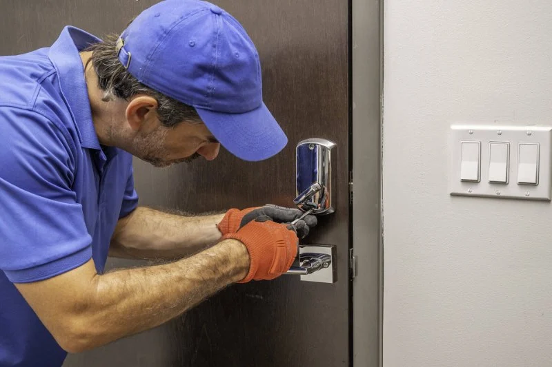 How Do I Choose Between Multiple Locksmith Near Me Options