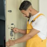 How to Find a Cheap Emergency Locksmith Near Me Late at Night