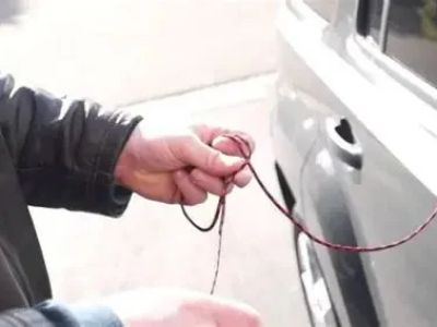 How Locksmiths Unlock Cars Without Keys Using Professional Tools
