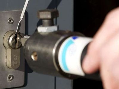 How Locksmiths Can Help With Office Lockouts Quickly and Efficiently