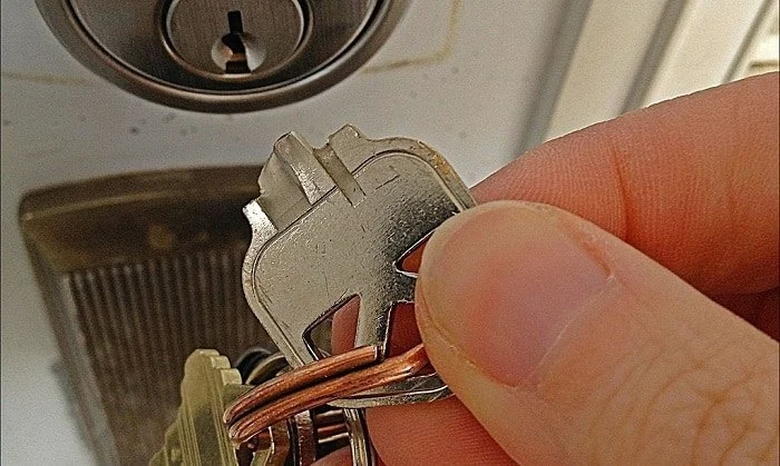 Key Broke in Lock? What to Do Before Calling a Locksmith Practical Guide