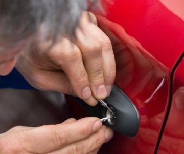 What to Expect from a Car Locksmith in Emergency Situations