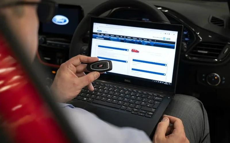 Car Key Programming Near Me: Locksmith vs Dealership
