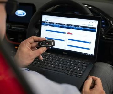 Car Key Programming Near Me: Locksmith vs Dealership