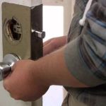 How Much Does It Cost to Replace Door Lock Mechanism Near Me?