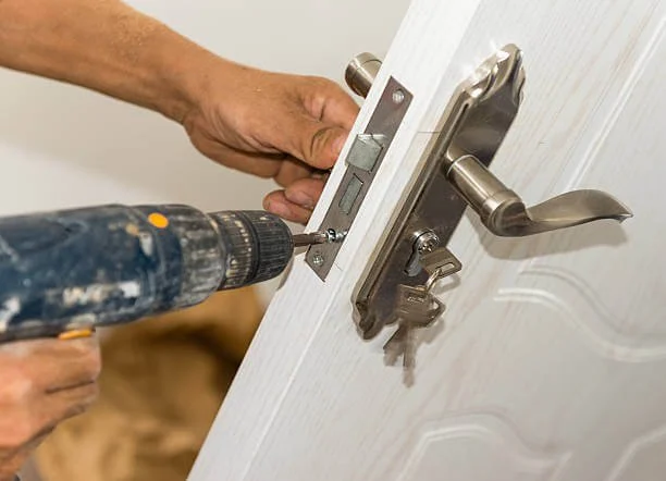 How to Find a Trustworthy Locksmith Near Me During Emergencies – Safe Hiring Guide
