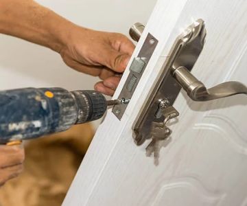 How to Find a Trustworthy Locksmith Near Me During Emergencies – Safe Hiring Guide