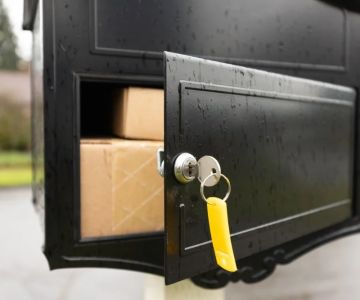 What Is the Cost to Replace a Mailbox Lock Near Me and What Affects It